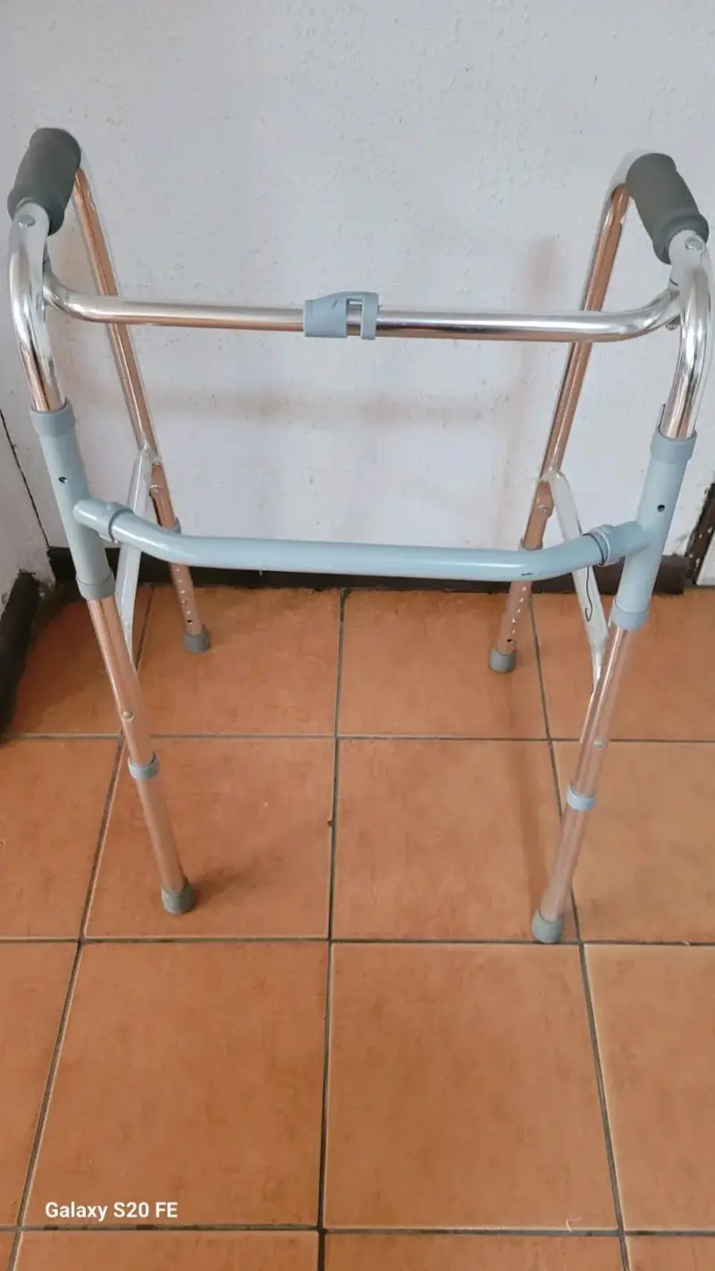 Andador plegable de aluminio para adultos - 1