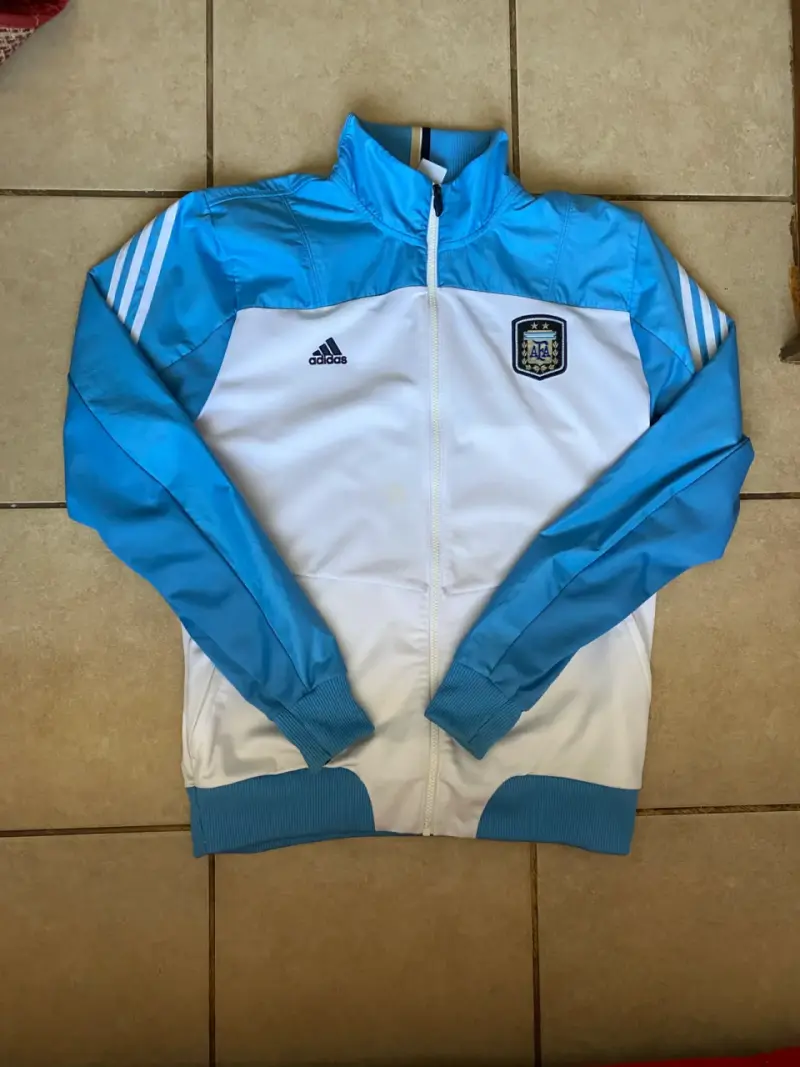 Chaqueta deportiva Adidas Argentina azul y blanca - 1