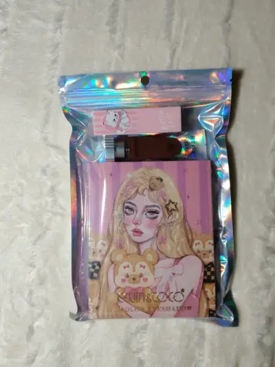Set de Maquillaje Kevin y Coc sombras y Labial - miniatura 1