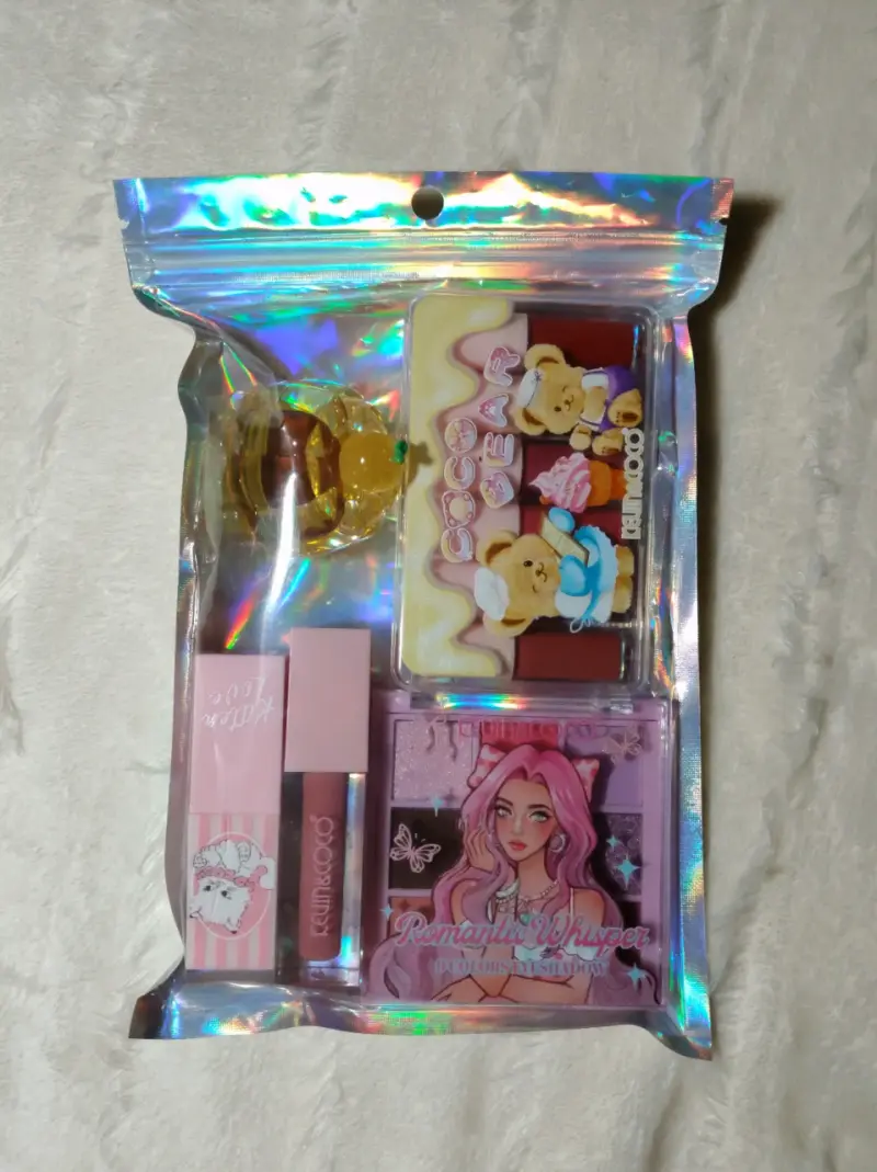 Set de Maquillaje Kevin y Coc sombras y Labial - 2