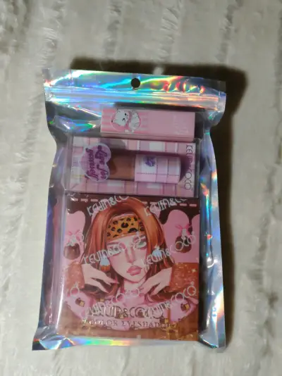 Set de Maquillaje Kevin y Coc sombras y Labial - miniatura 5