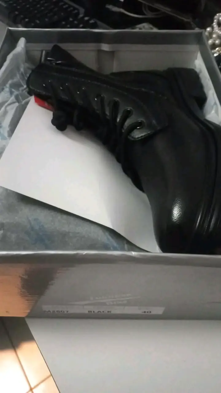Botas negras tipo militar - 2