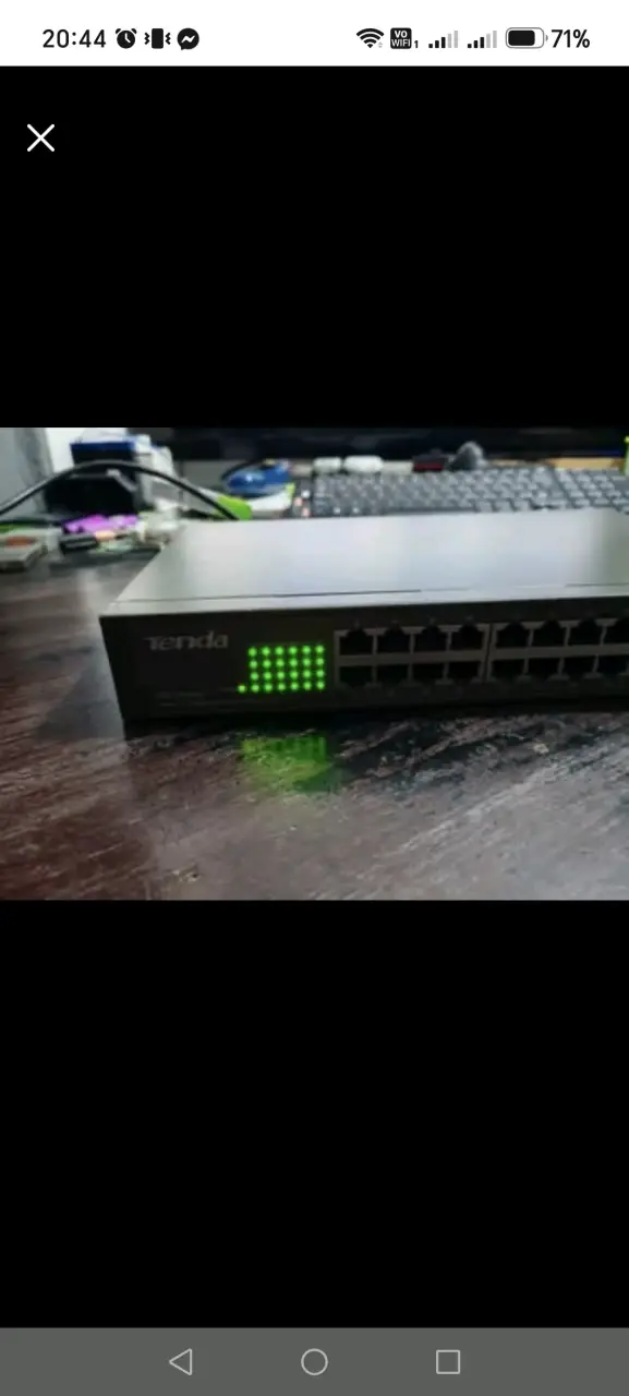 Switch Ethernet Tenda 24 Puertos 10/100Mbps - 1