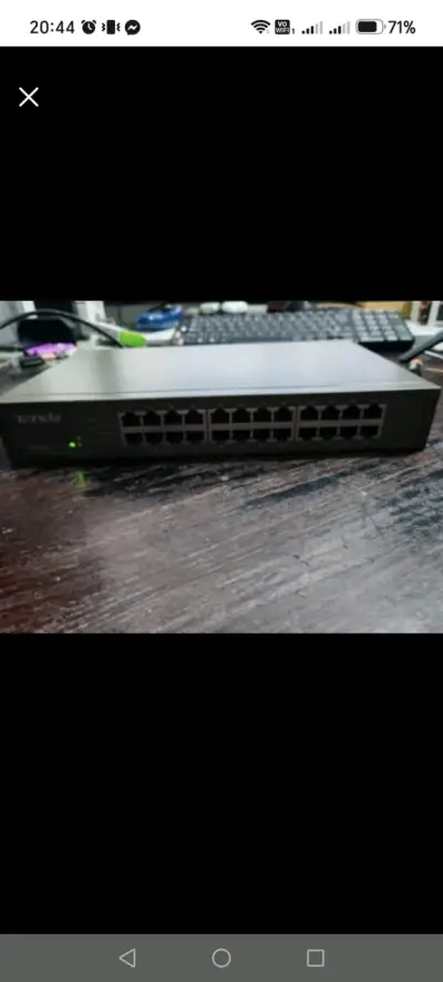 Switch Ethernet Tenda 24 Puertos 10/100Mbps - miniatura 2