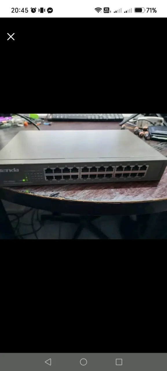 Switch Ethernet Tenda 24 Puertos 10/100Mbps - 6