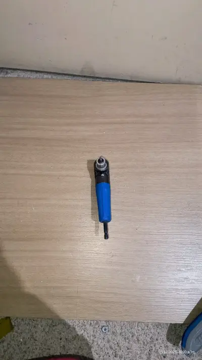 Adaptador de ángulo recto para taladro - miniatura 1