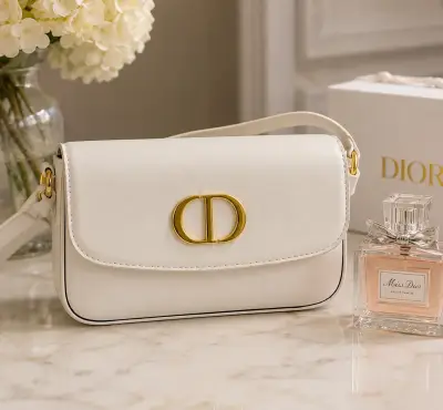 Cartera  con logo dorado estilo Dior - miniatura 1