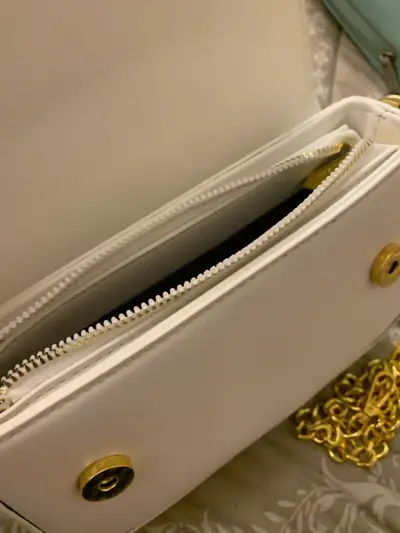 Cartera  con logo dorado estilo Dior - miniatura 3