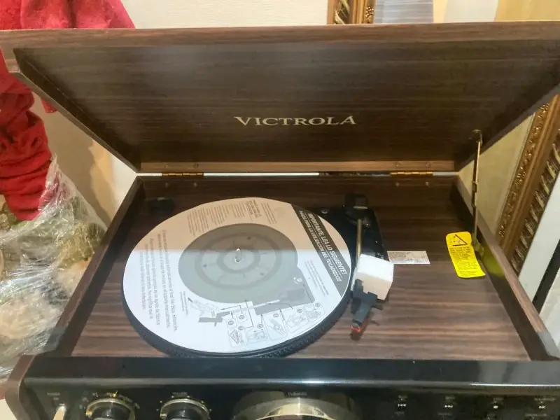 Tocadiscos retro con radio AM/FM y Bluetooth - 3