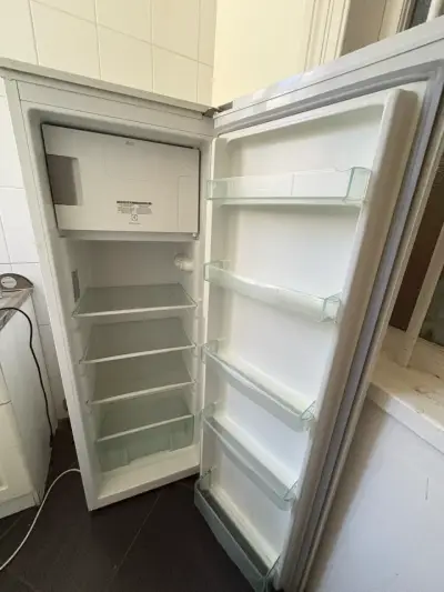 Refrigerador Electrolux A+ en buen estado - miniatura 3