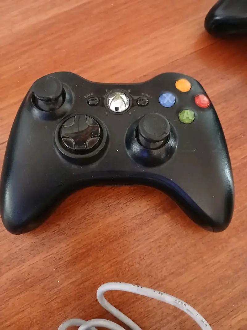 Control inalámbrico para Xbox 360 en buen estado - 1