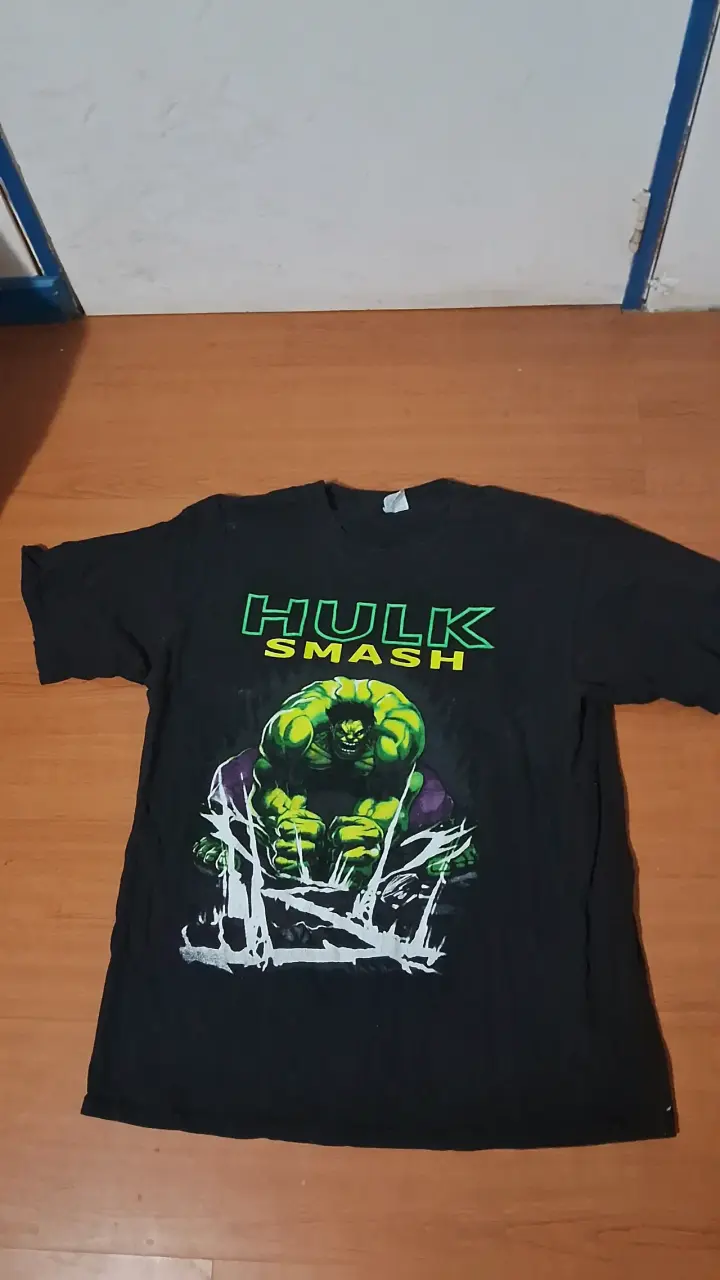 Polera negra Hulk Smash para hombre