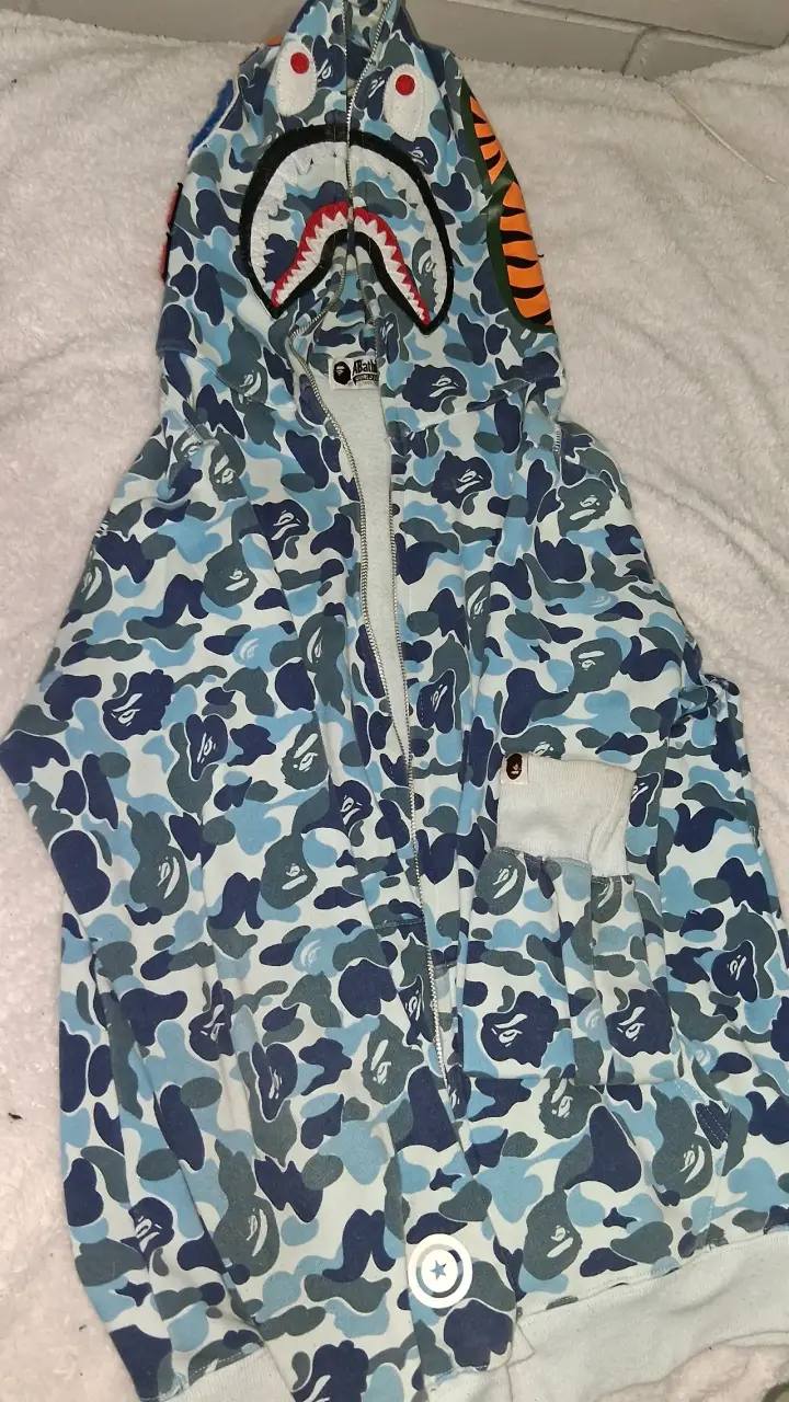 BAPE LE FALTA UN CIERRE
