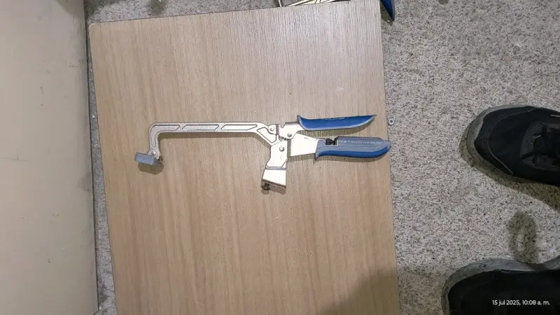 Prensa de superficie con mango ergonómico de 6"kre