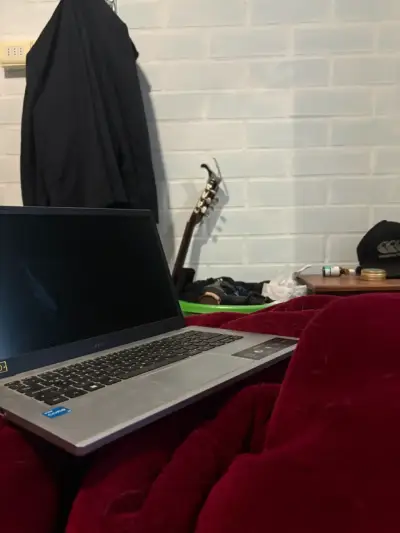 Laptop Acer Aspire 5 con Intel Core i5 - miniatura 1
