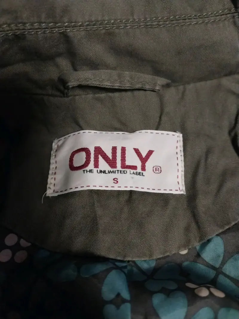 Chaqueta verde militar con bolsillos Only - 3