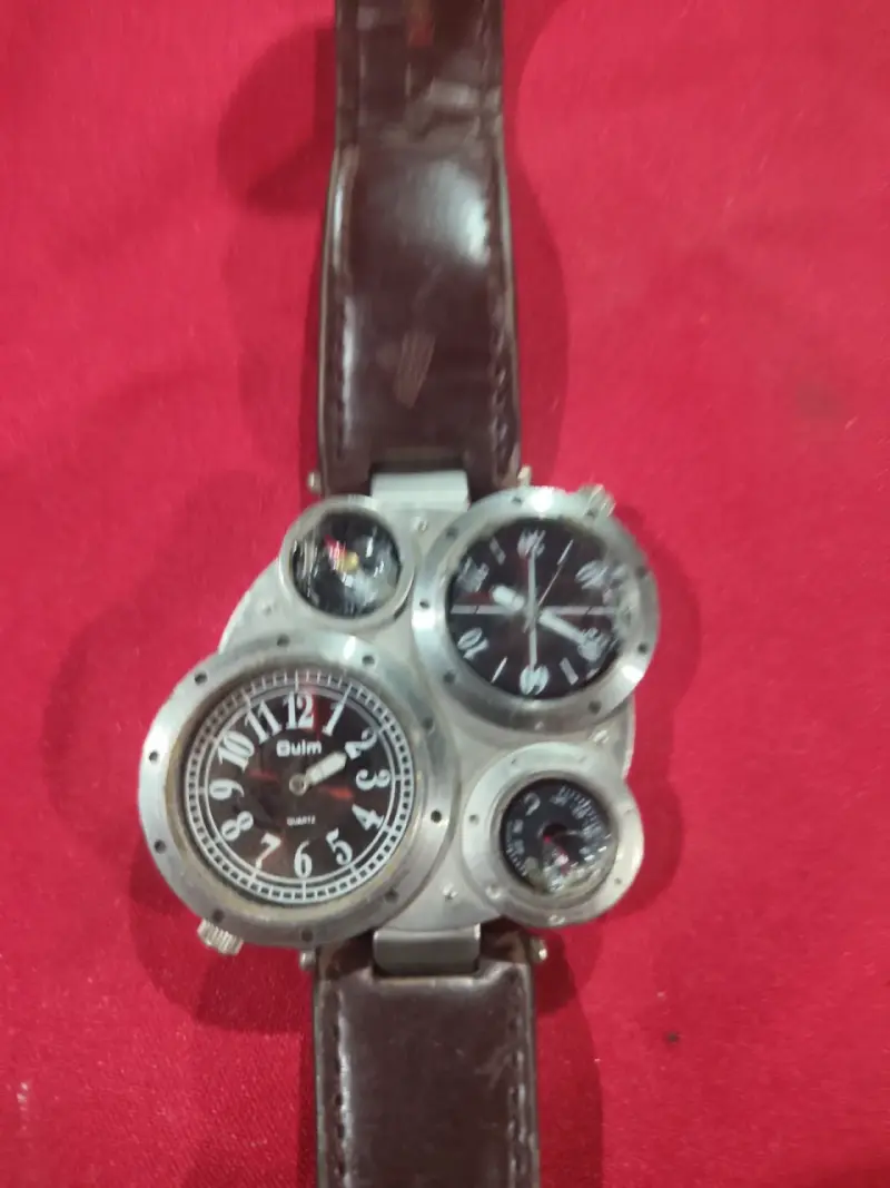 Reloj de pulsera multi-esfera Bulm con brújula - 1