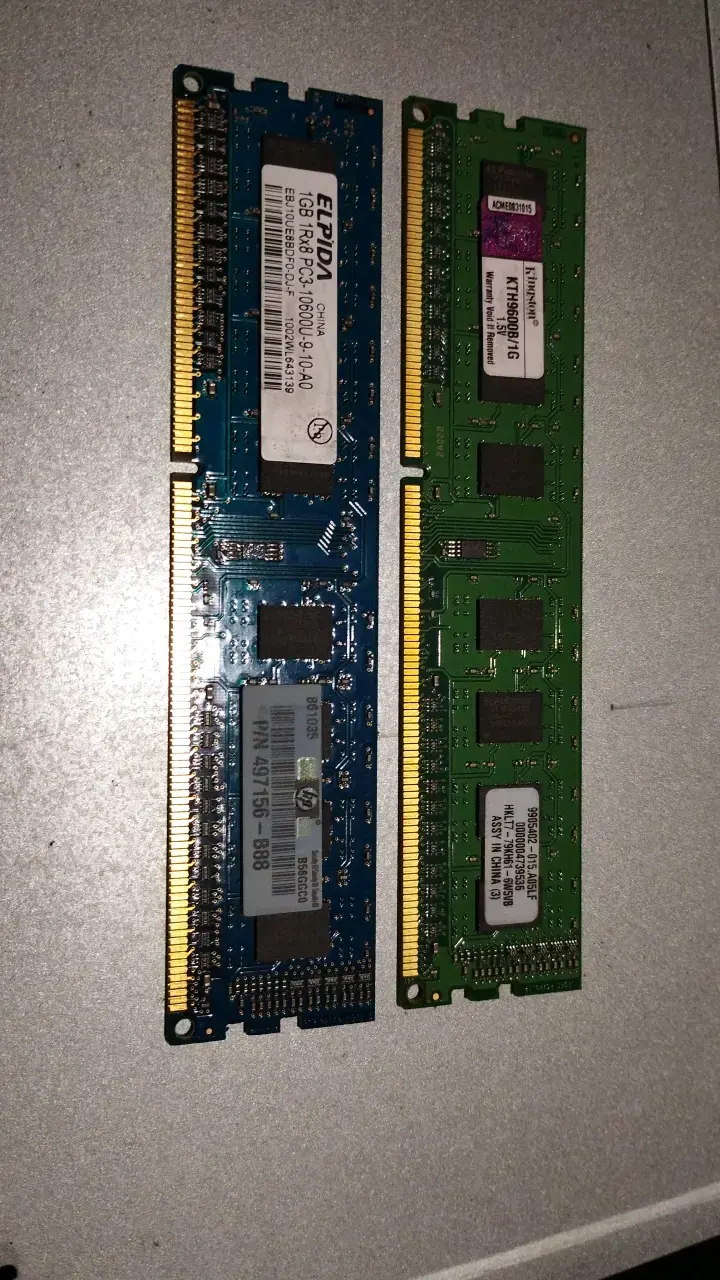 Memorias RAM Elpida y Kingston 2x1GB DDR3 - 1