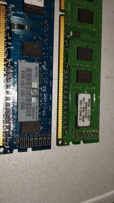 Memorias RAM Elpida y Kingston 2x1GB DDR3 - miniatura 3