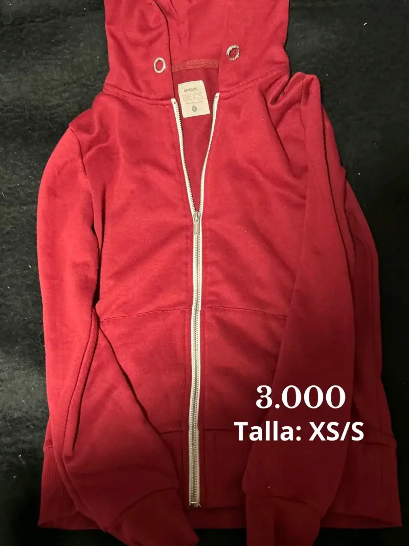 Polerón rojo con capucha para mujer talla XS/S