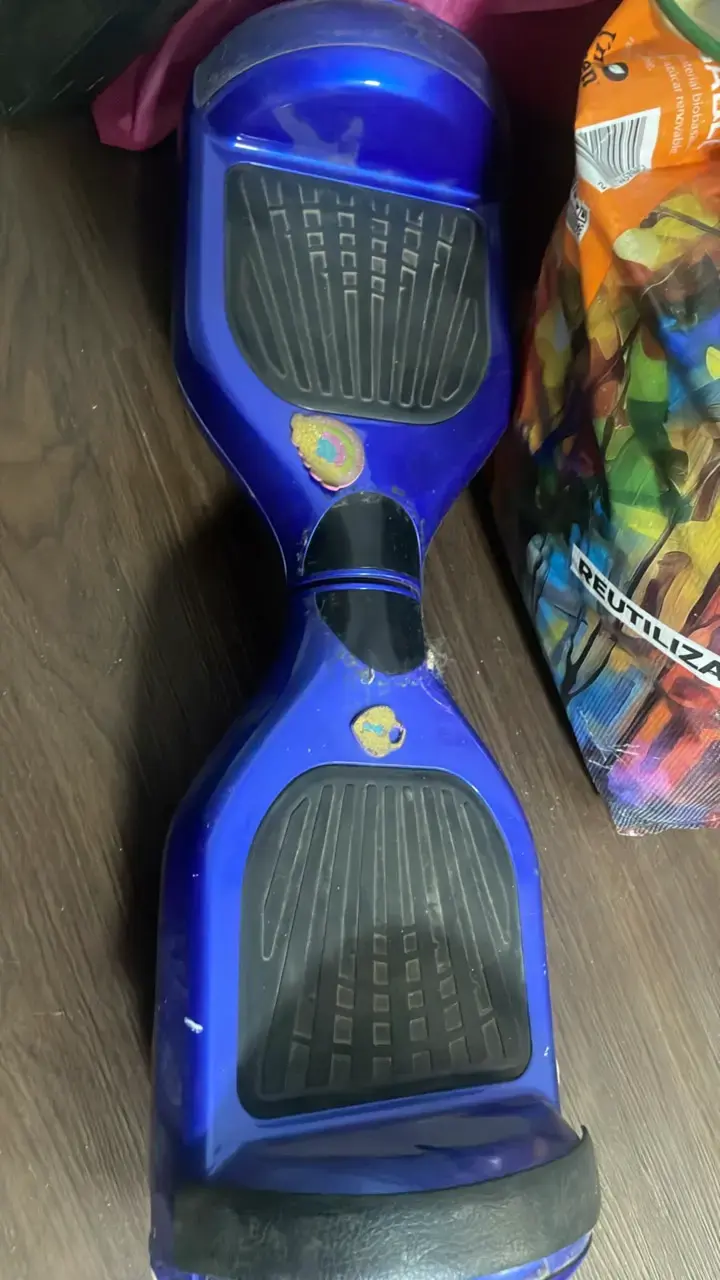 Hoverboard eléctrico azul usado