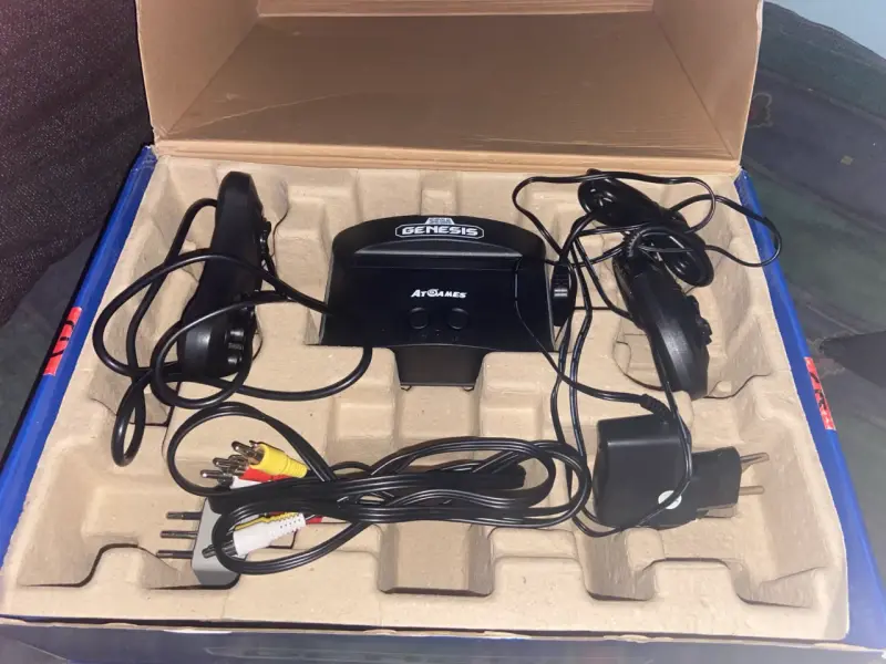 Consola Sega Genesis Classic con 81 Juegos - 3