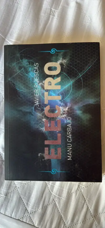 Libro 'Electro' de Javier Ruescas y Manu Carbajo - miniatura 1