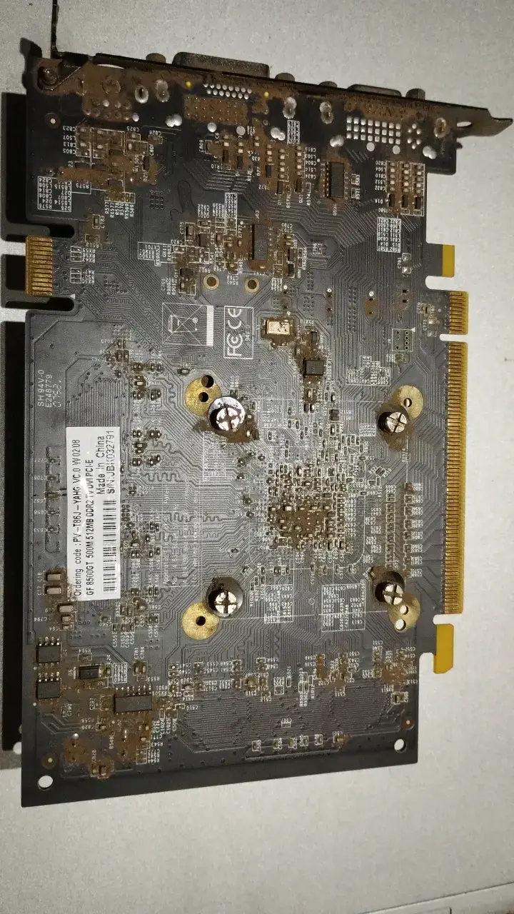 Tarjeta gráfica XFX con disipador usada - 3
