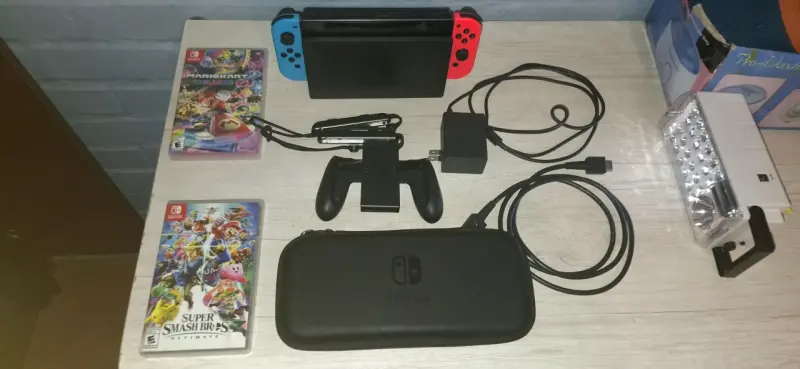 Consola Nintendo Switch con juegos y accesorios - 2