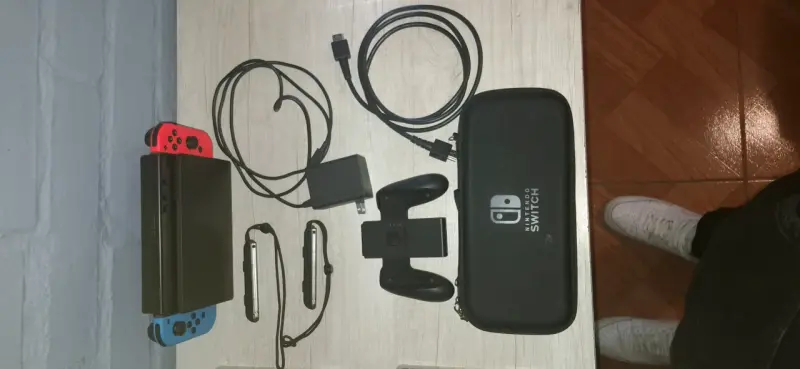 Consola Nintendo Switch con juegos y accesorios - 3