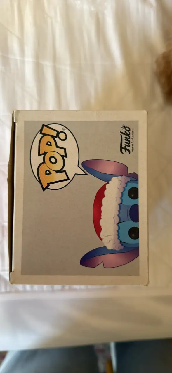 Figura Funko Pop Santa Stitch Edición Especial - 4