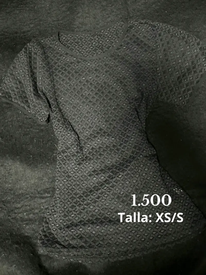 Polera negra de encaje talla XS/S