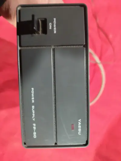 Fuente de Poder Yaesu FP-80 para Radioaficionados - miniatura 2