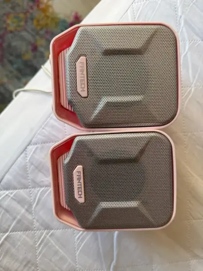 Parlantes portátiles Fantech color rosa gs202 - miniatura 1