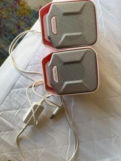 Parlantes portátiles Fantech color rosa gs202 - miniatura 2