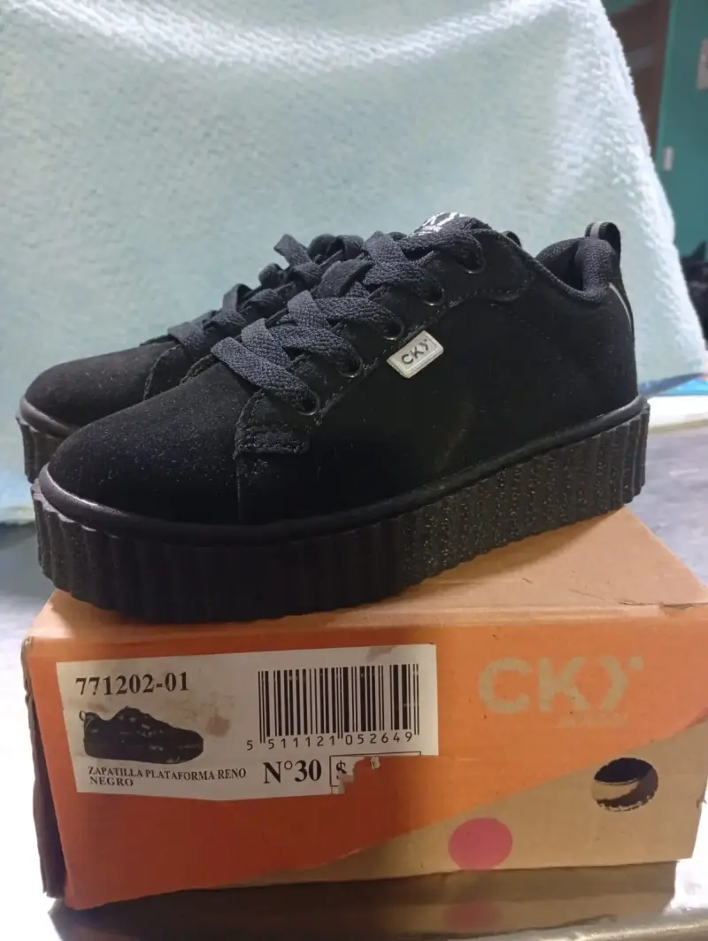 Zapatillas Plataforma Negras CKY Talla 30