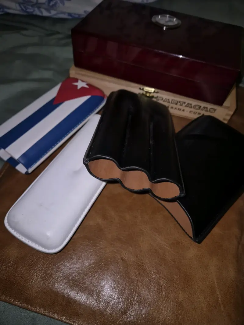 Estuches de cuero para puros con cortador - 1