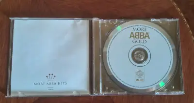 CD More ABBA Gold Hits en buen estado - miniatura 2