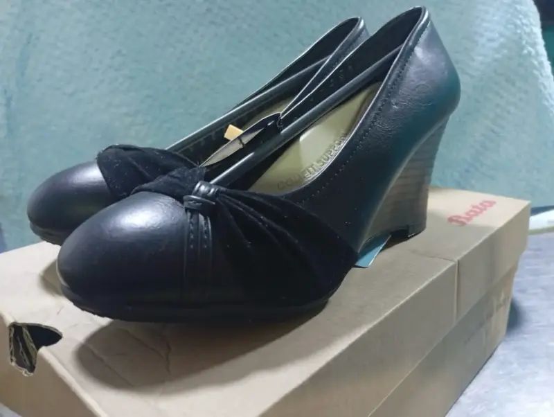 Zapatos de tacón negro para mujer Bata