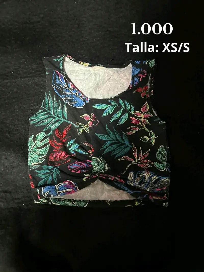 Top sin mangas con estampado floral