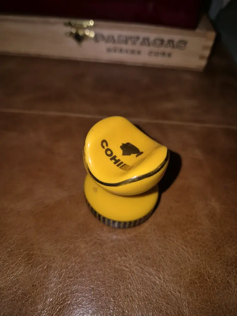 Cenicero para puros Cohiba amarillo - 1