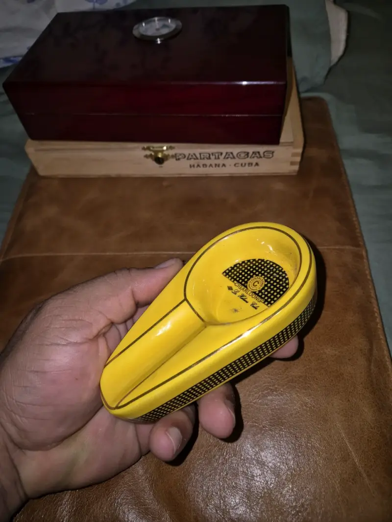 Cenicero para puros Cohiba amarillo - 2