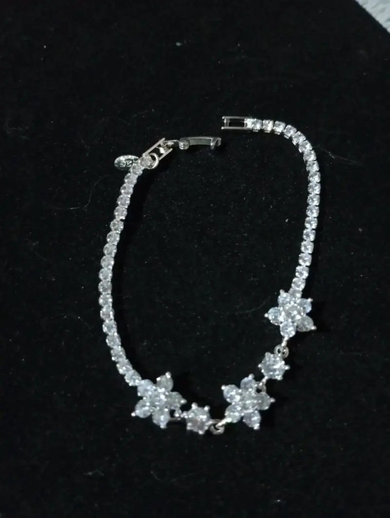 Pulsera de cristales con diseño elegante - 2