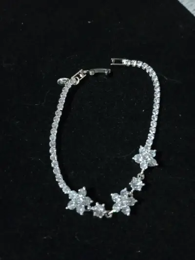 Pulsera de cristales con diseño elegante - miniatura 2