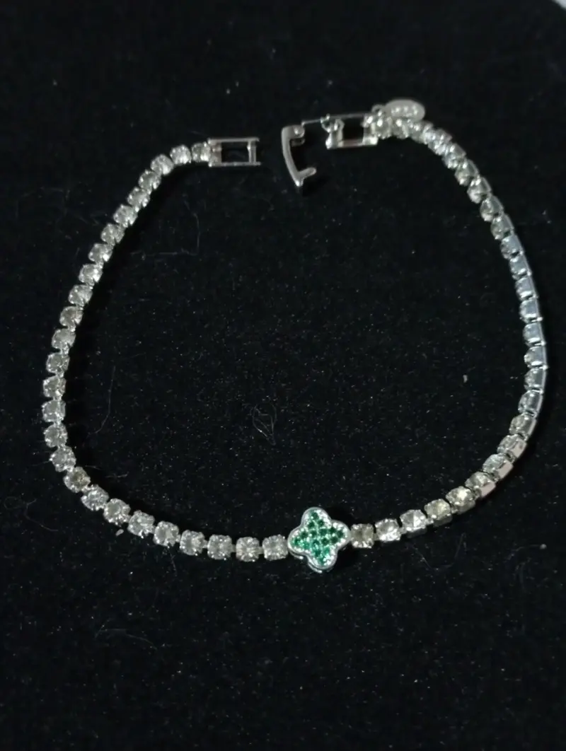 Pulsera de cristales con diseño elegante - 3