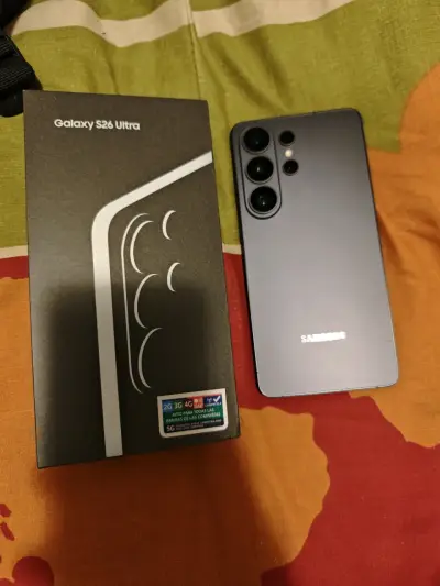 Samsung Galaxy S26 Ultra en buen estado - miniatura 1