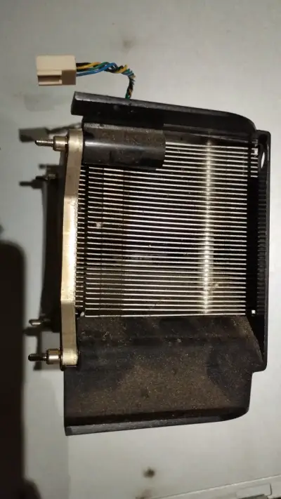 Ventilador de CPU AVC con disipador - miniatura 3