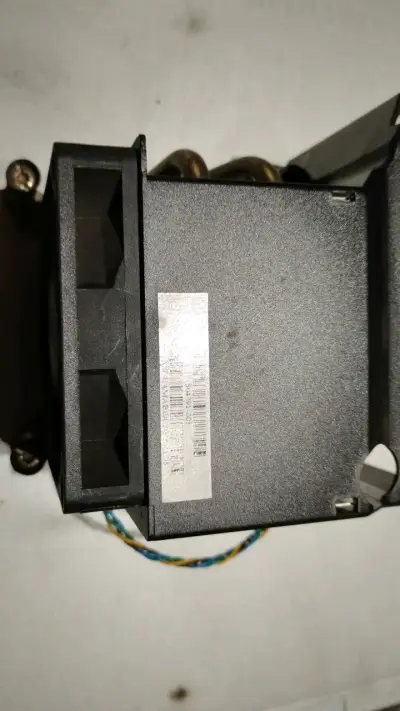 Ventilador de CPU AVC con disipador - miniatura 6