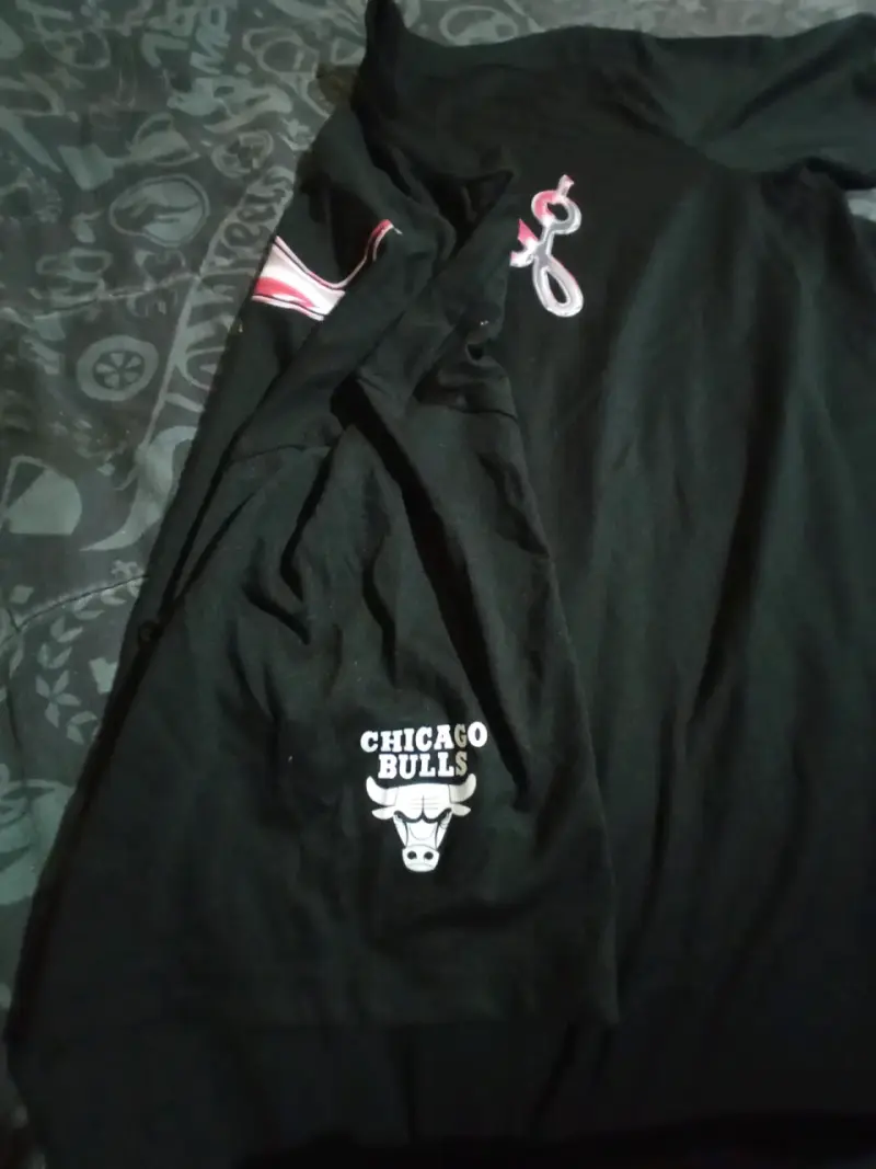 Polera NBA Chicago Bulls negra talla L - 3