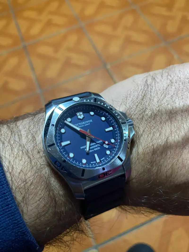 Reloj de Buceo Victorinox Profesional Antimagnético - 7